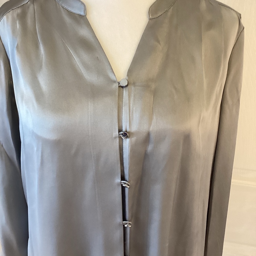 ANTONIO MELANI 100% Silk Shimmering Silver Tie Front Blouse Sz XS - Picture 2 of 12